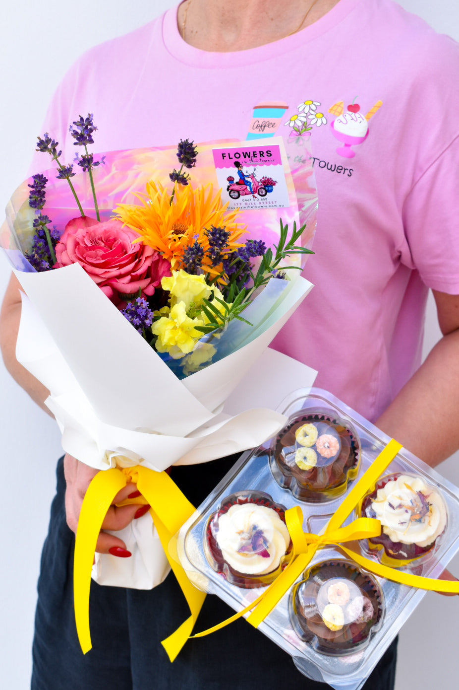 🌸 Wednesday Blooms + Cupcakes 🌸